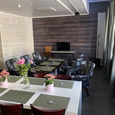 Jonel Lounge
