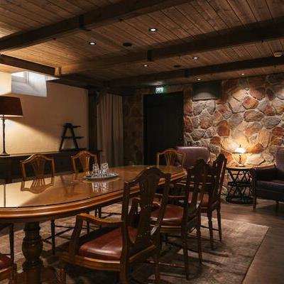 Levi Summit / Spiella Café & Restaurant