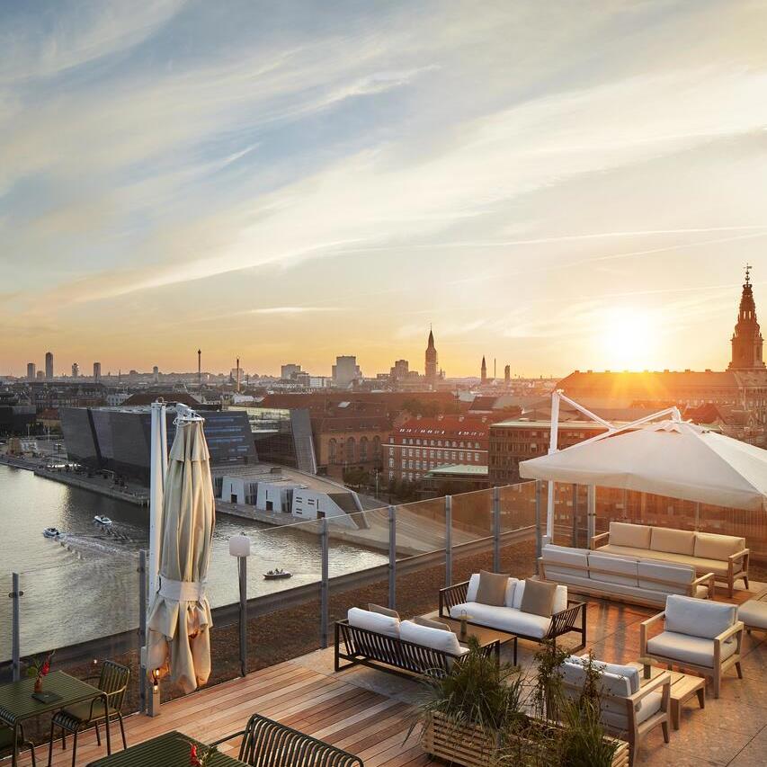 NH Collection Copenhagen / ROOF Bar & Lounge
